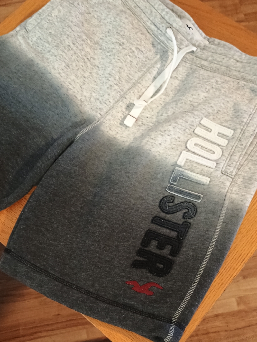 HOLLISTER MEN'S DIPPED GREY TWO TONED SWEAT SHORTS SZ M NEW NO TAGS SHARP!